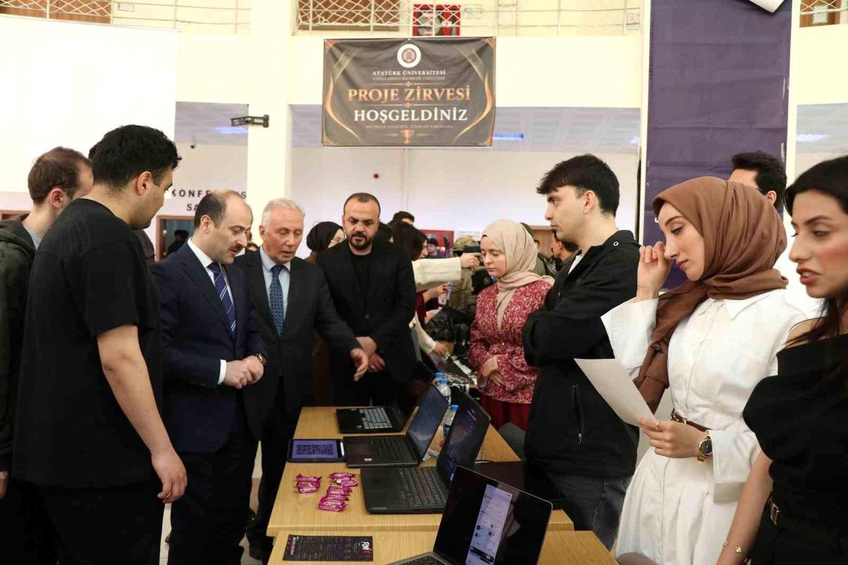 Atatürk Üniversitesi’nde Geleneksel Proje Zirvesi Başladı