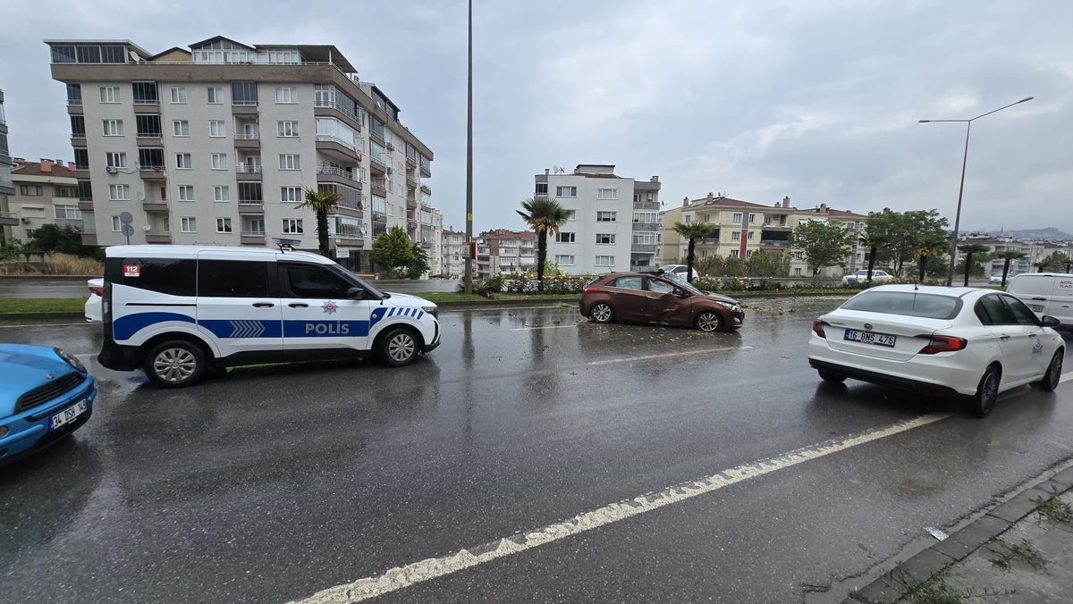 Mudanya’da Takla Atan Araçta Sürücü Yaralandı