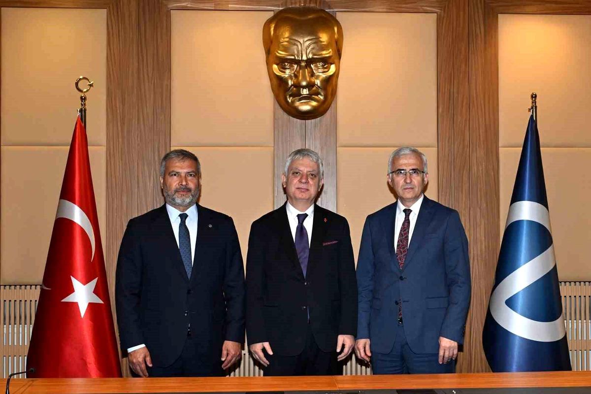 Rekabet Hukuku Zirvesi Eskişehir’de Yapıldı