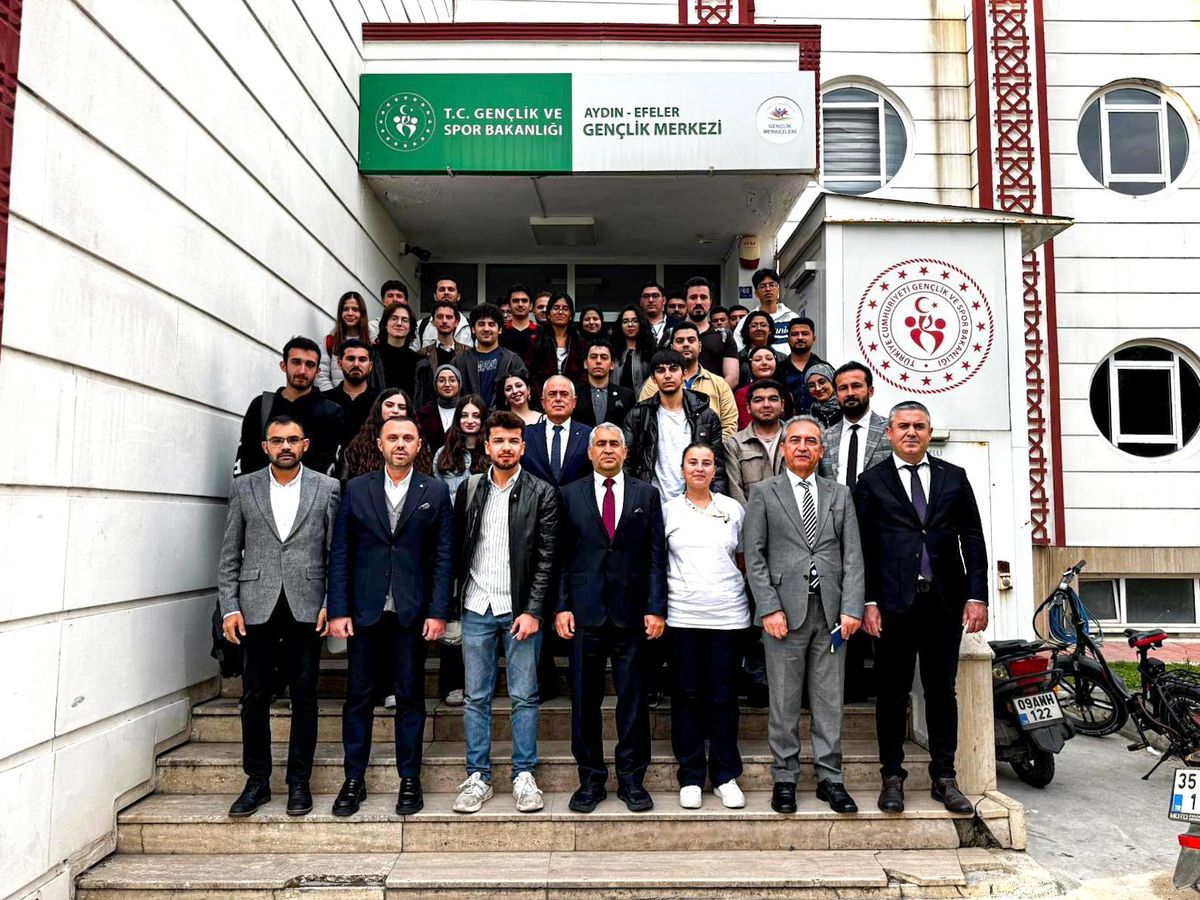 Rektör Kent, Öğrencilerle Buluştu