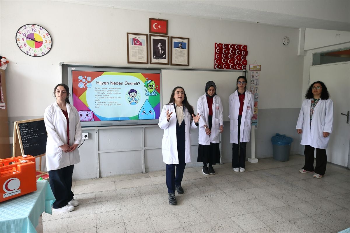 Muş’ta Öğrencilerden İlk Yardım Eğitimi