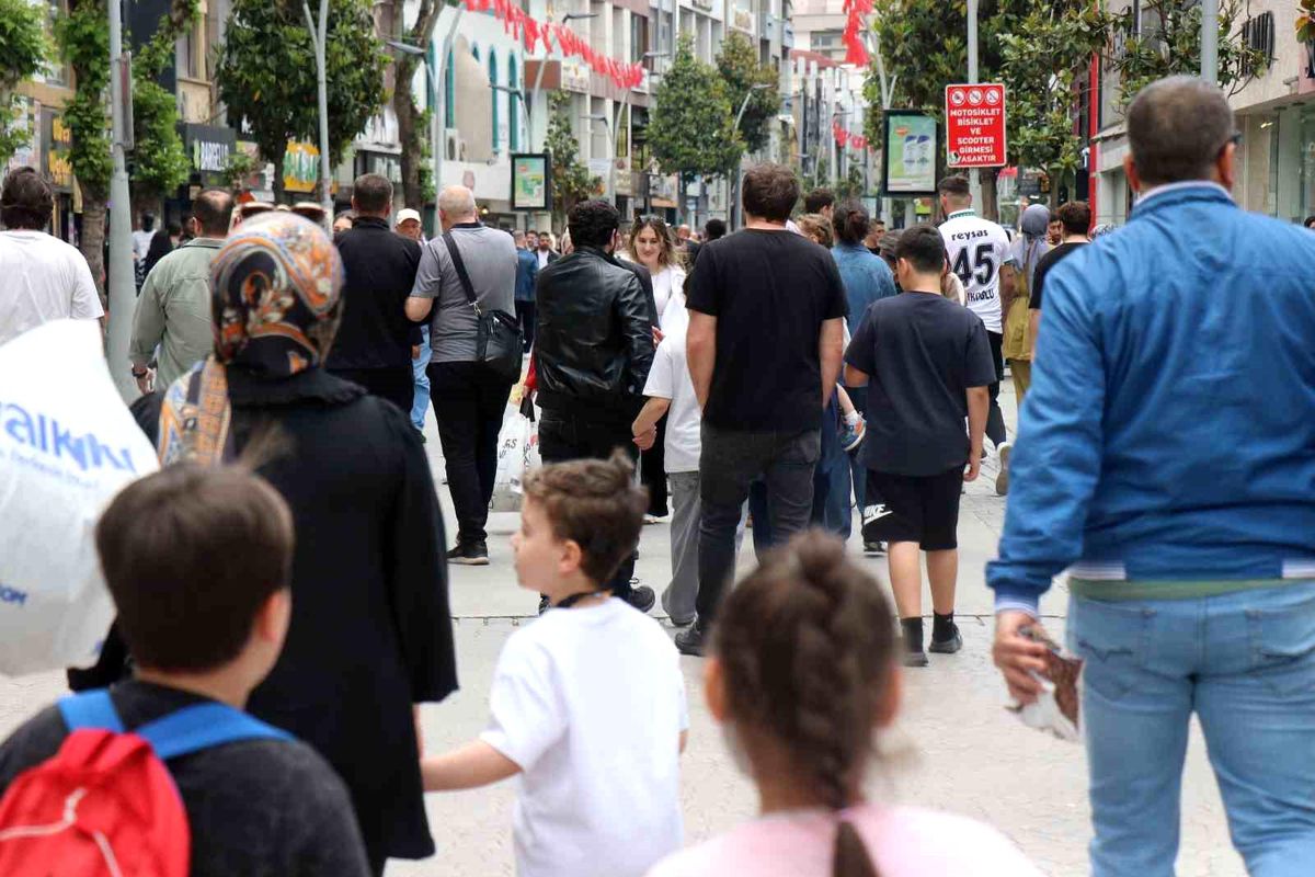 Sakarya’da Bayram Alışverişi Yoğunluğu
