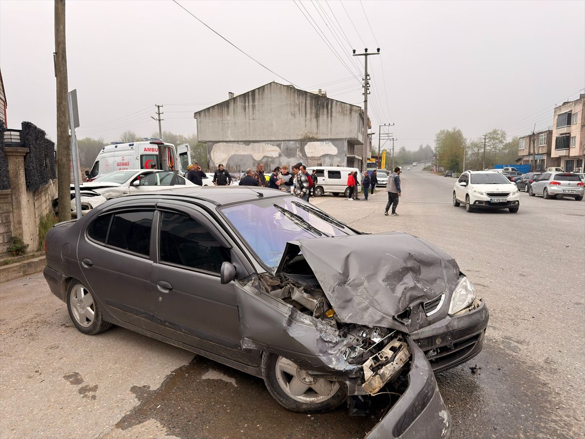 Kocaali’de Trafik Kazası: 4 Yaralı