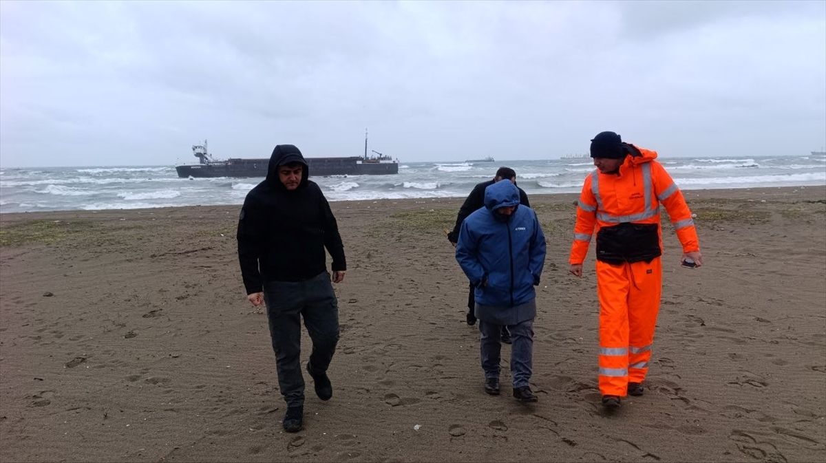 Karasu’da Geminin Kurtarılması İçin Çalışmalar Başladı