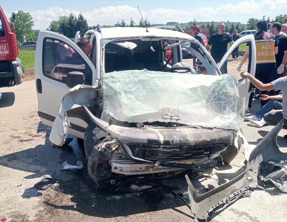 Kaynarca’da Trafik Kazası: 7 Yaralı