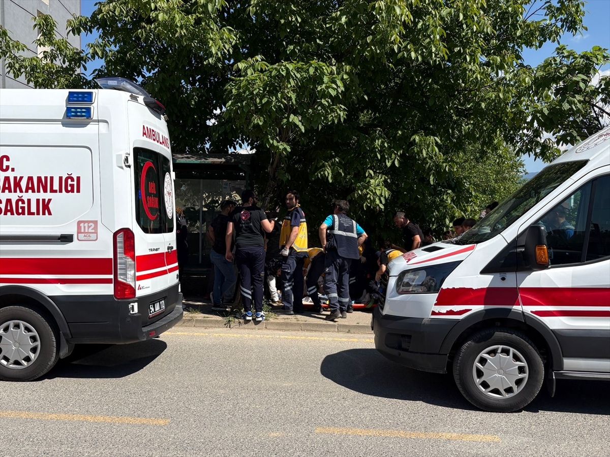 Hendek’te Elektrikli Motosiklet Kazası