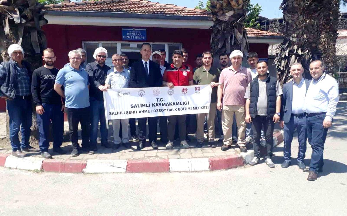Salihli’de Kurban Kesim Elemanı Kursu Tamamlandı