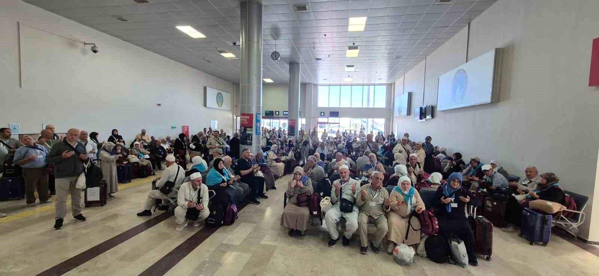 Samsun’da Hacı Adayları Kutsal Topraklara Uğurlanıyor