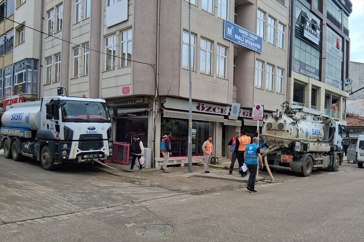Havza’da Sel Sonrası Temizlik Devam Ediyor