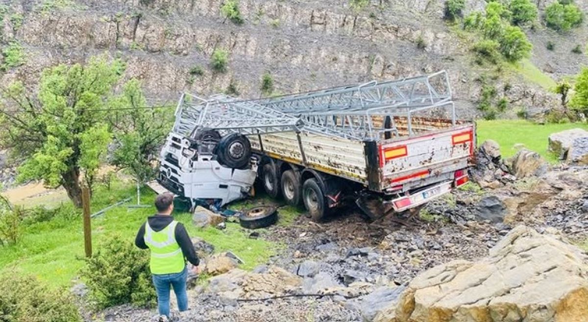 Şırnak’ta Kamyon Kazası: Şoför Hayatını Kaybetti