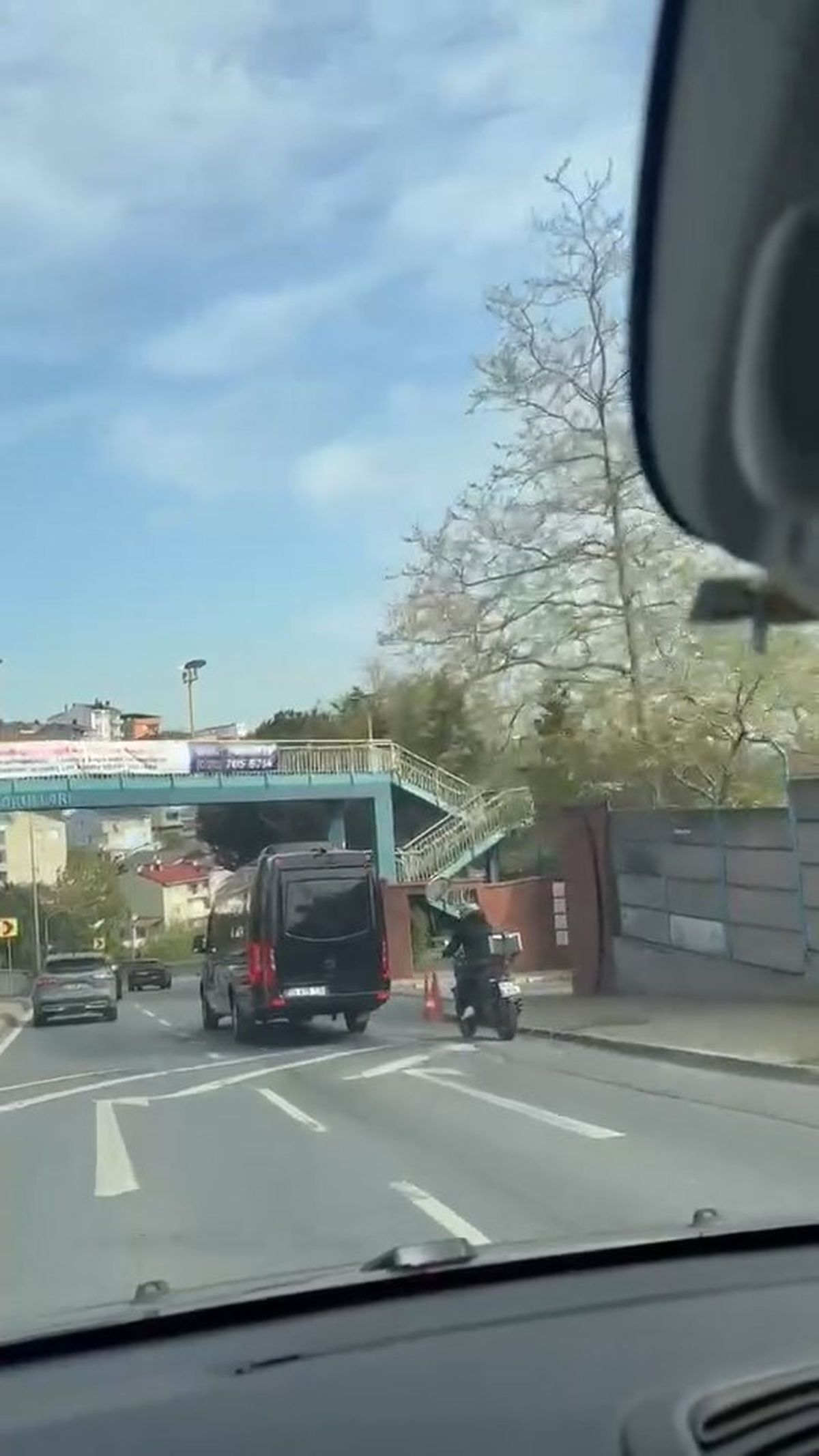 Sarıyer’de Motosiklet Kazası: Minibüs Kaçtı