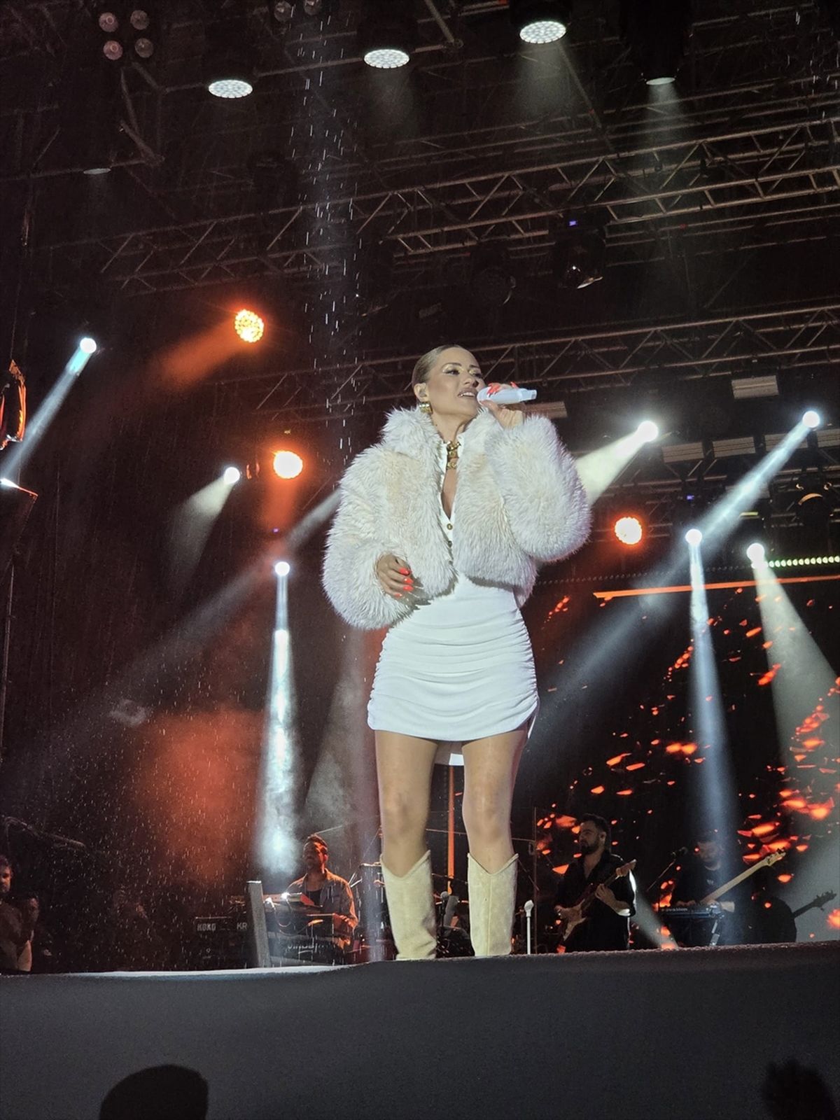 Derya Uluğ, Kırklareli Festivali’nde Sahne Aldı
