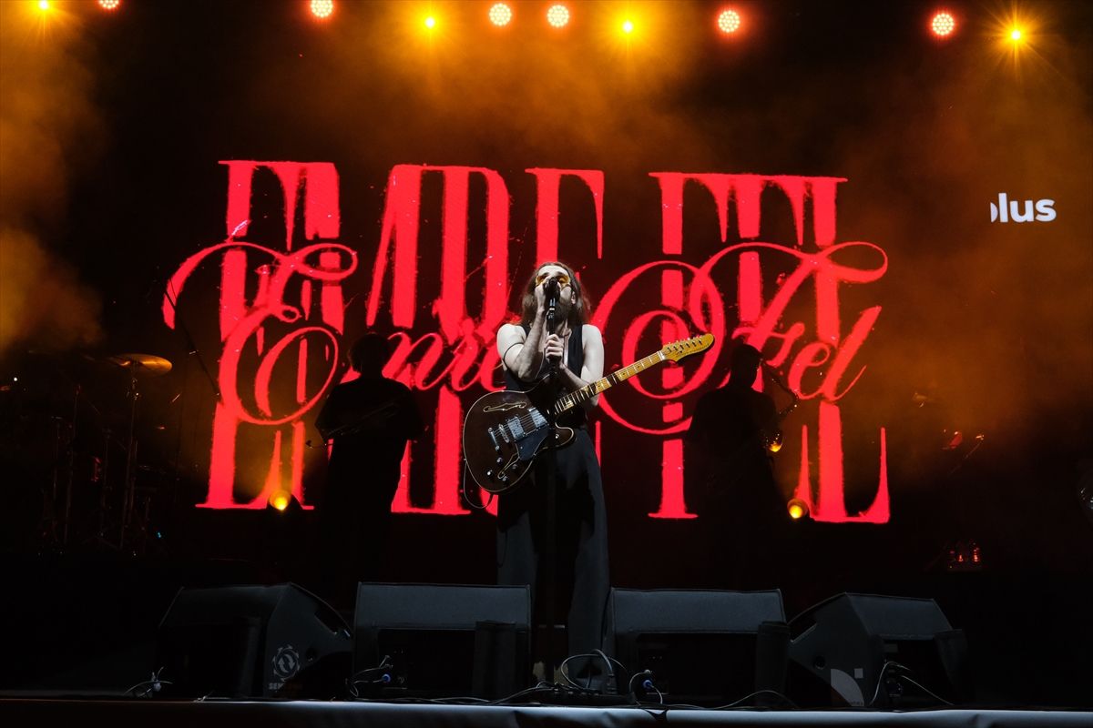 Emre Fel, 19 Mayıs Konserinde Çorum’da Hayranlarıyla Buluştu