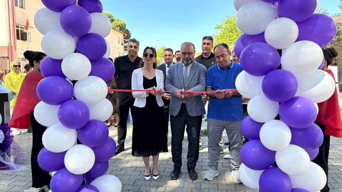 Şehitler Ortaokulu’ndan göz kamaştıran sergi