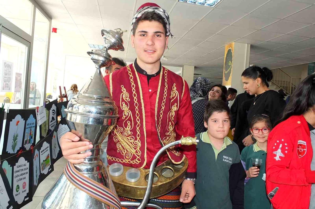 Burhaniye İmam Hatip’te Yıl Sonu Sergisi
