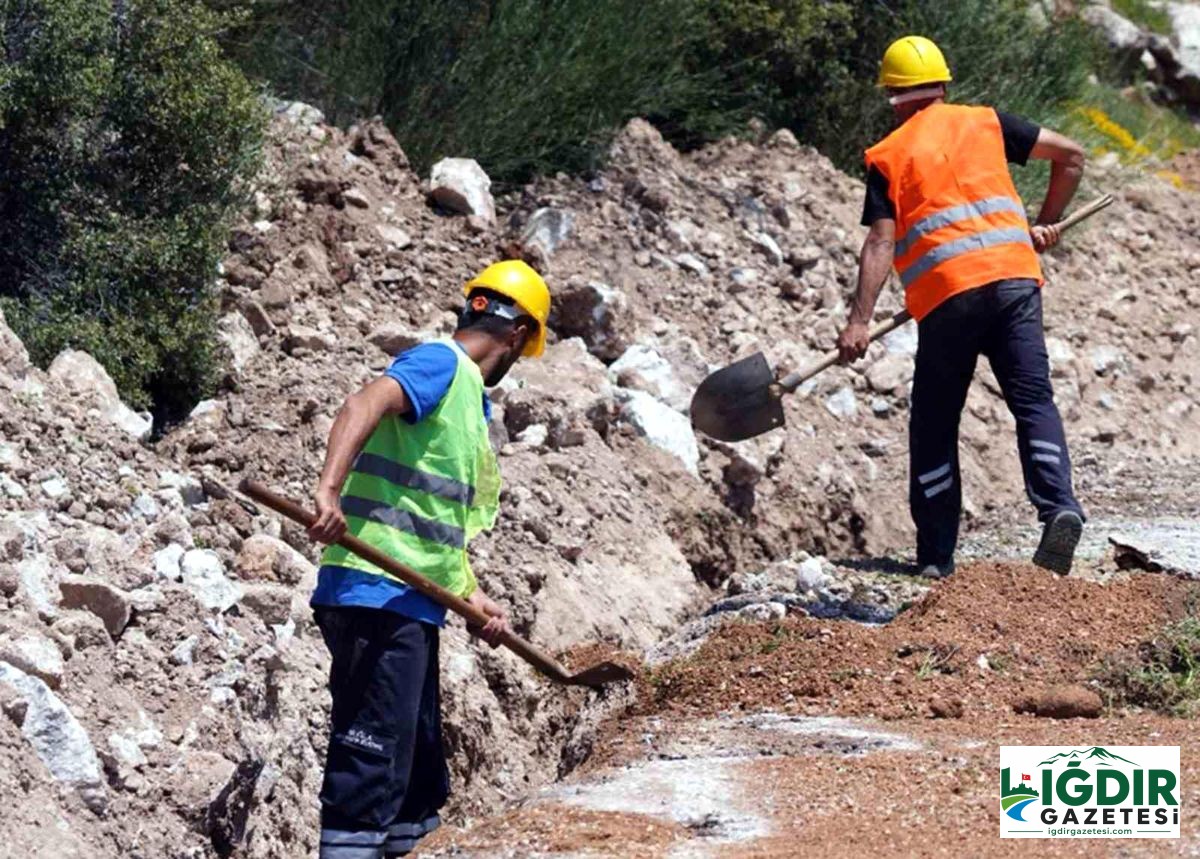 Seydikemer Çatak Mahallesi içme suyu isale hattı yenileniyor