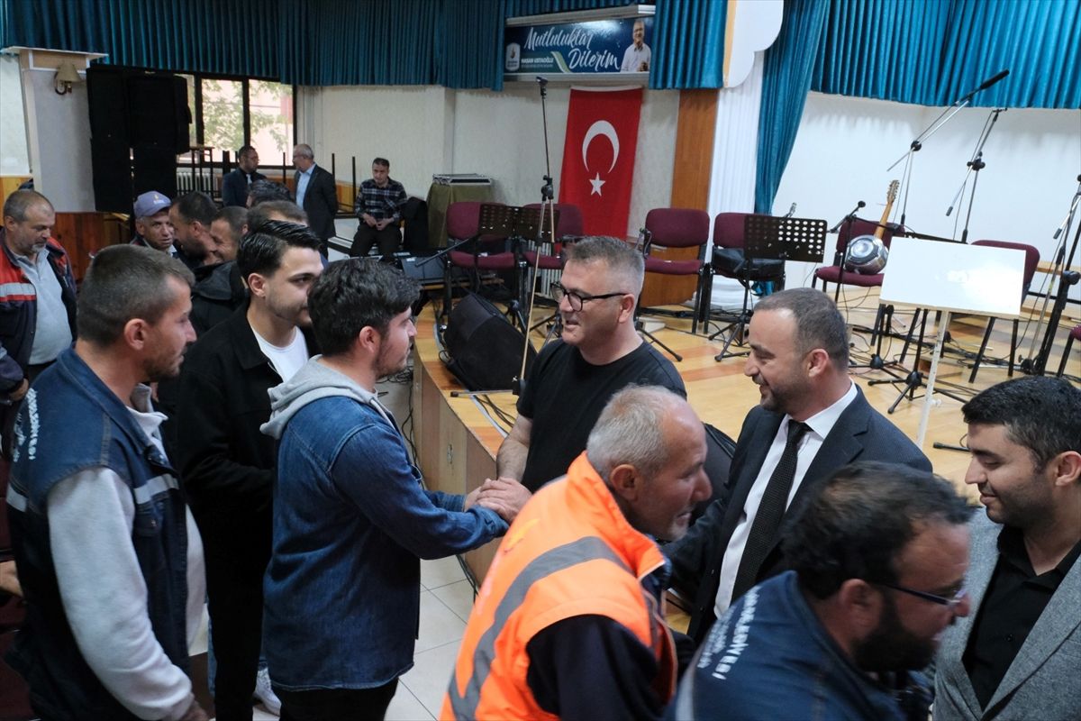 Ustaoğlu’ndan Bayram Tebrikleri