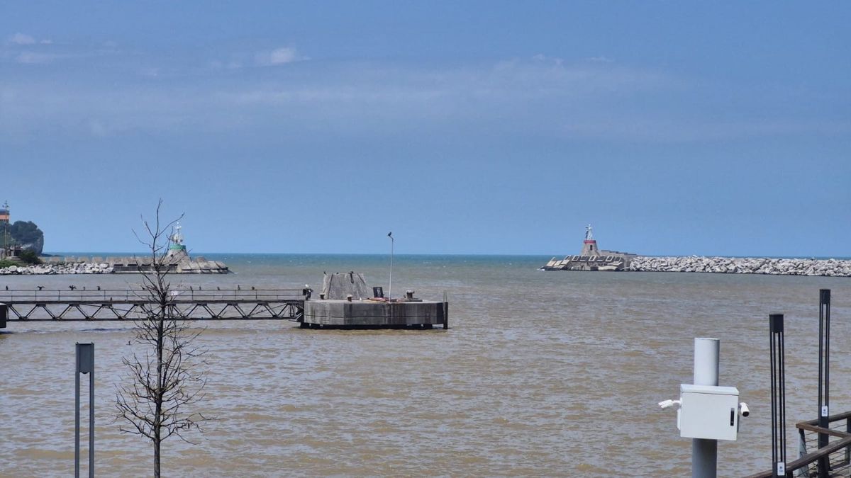 Zonguldak Limanı’nda Denizin Rengi Değişti