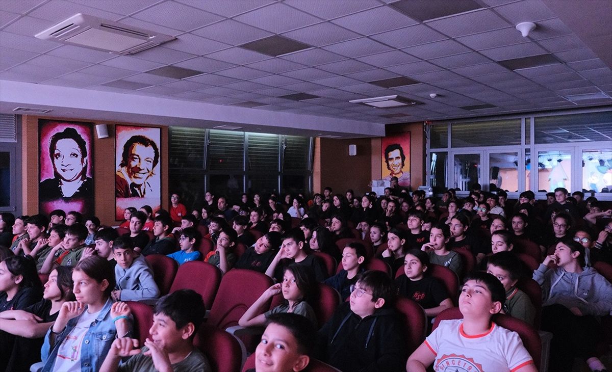 Çocuklara Çevre Bilinci: ‘Gelecekten Gelen Çocuk’ Tiyatro Oyunu
