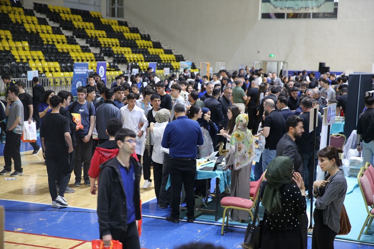 Siirt’te Üniversite Tanıtım Fuarı Düzenlendi