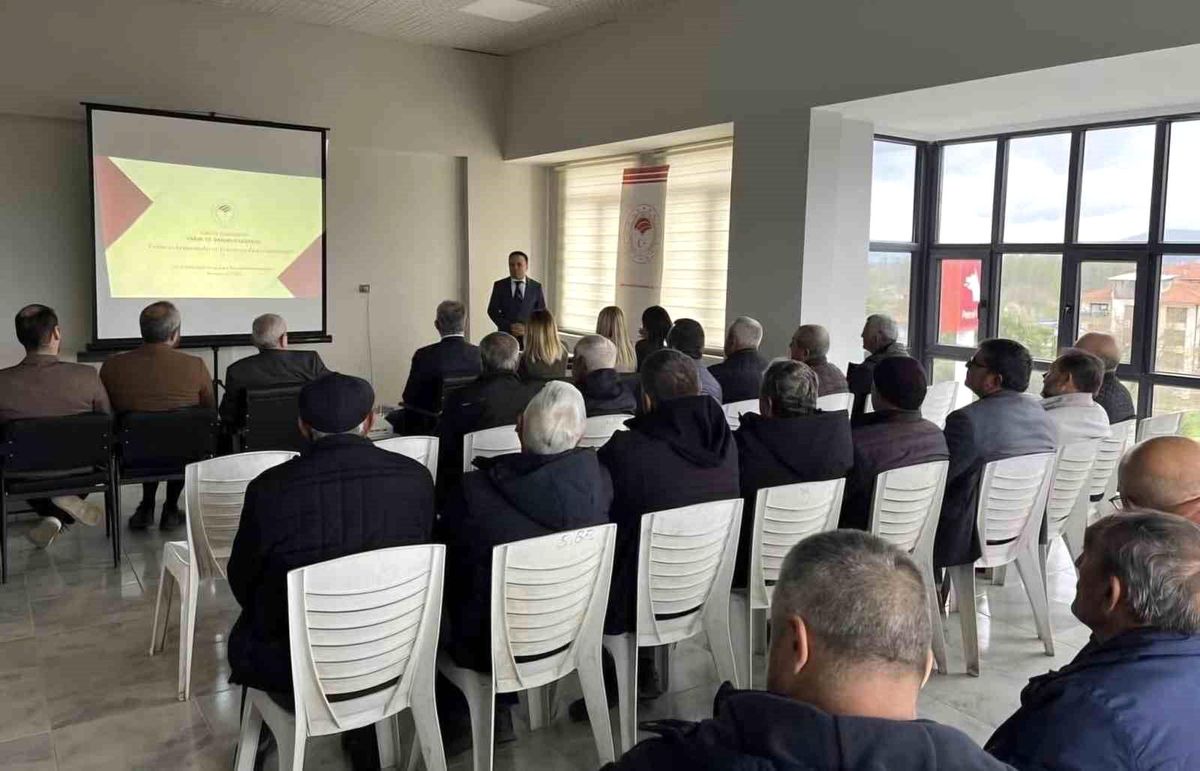 Kiraz Üreticilerine Eğitim Verildi