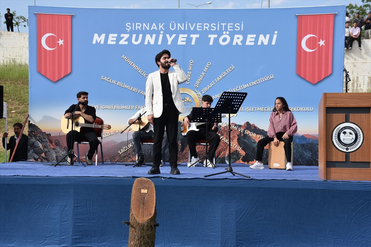 Şırnak Üniversitesi’nde Mezuniyet Coşkusu