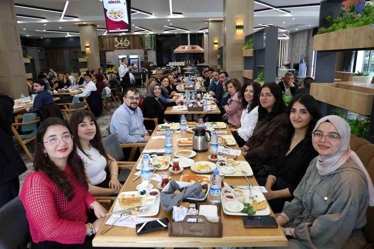 Sivas’ta Eczacılık Günü Kutlandı