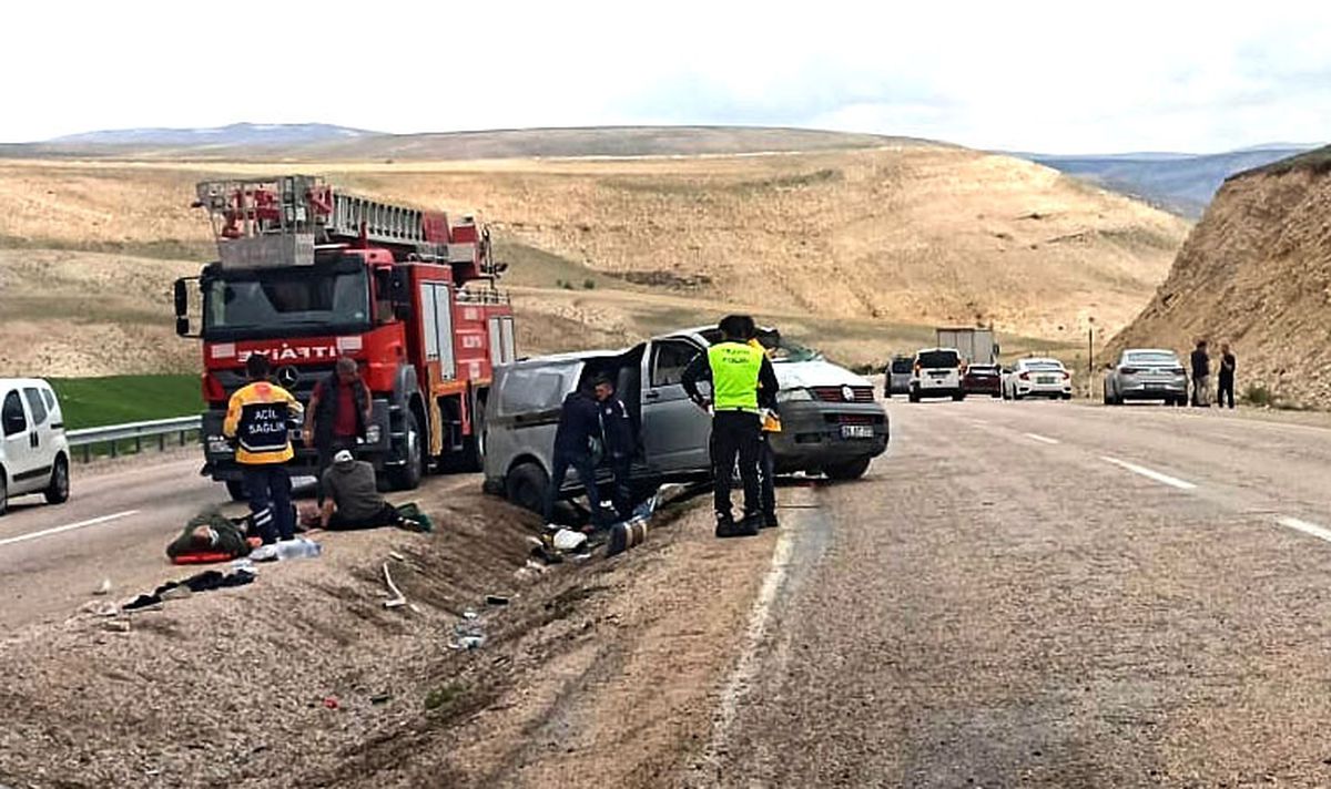 Sivas’ta Minibüs Devrildi: 1 Ölü, 8 Yaralı