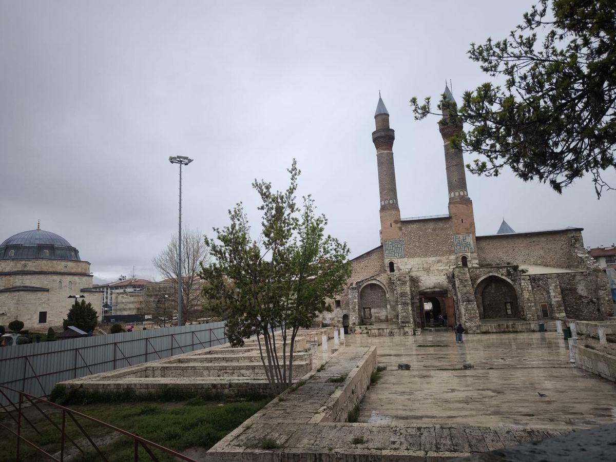 Çifte Minareli Medrese’ye Restorasyon