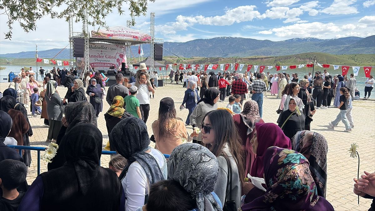 Suşehri’nde Anneler Günü kutlandı