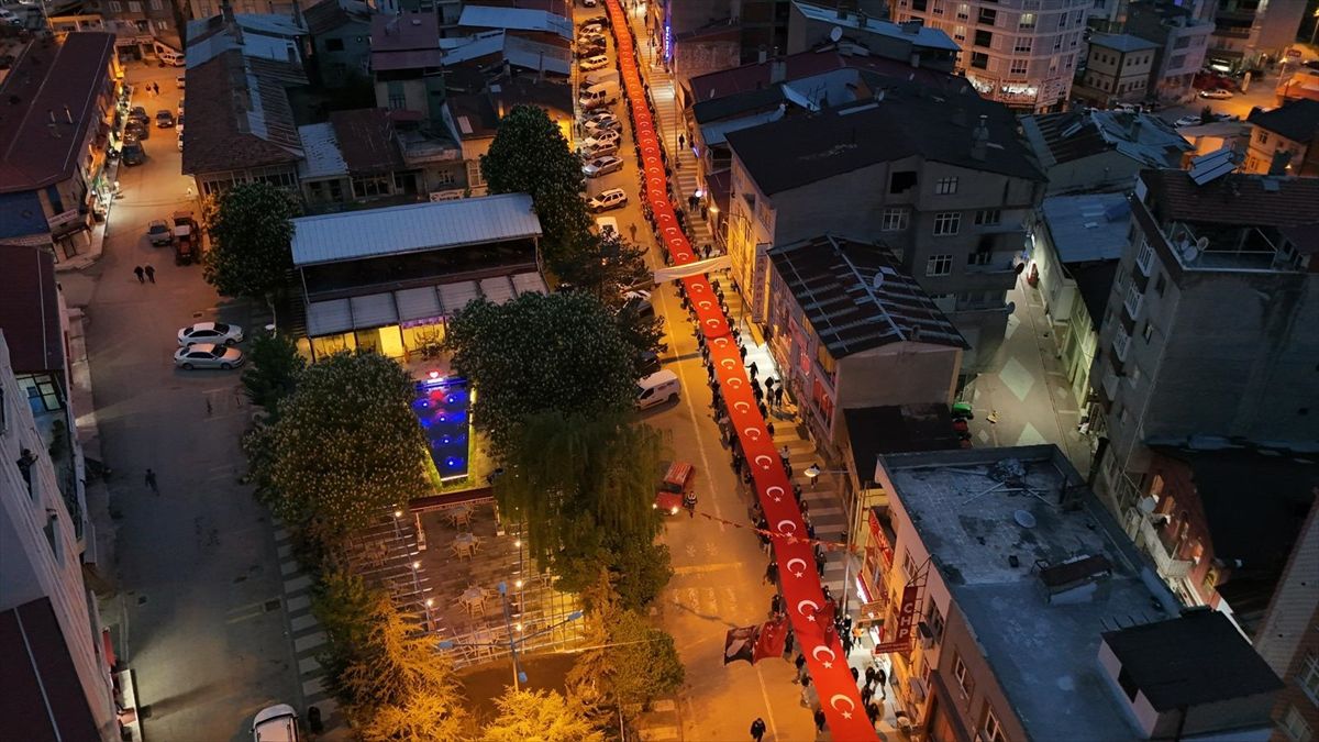 Suşehri’nde Bayrak Yürüyüşü Düzenlendi