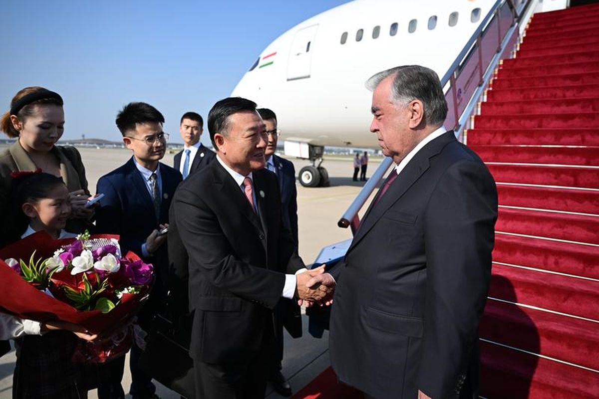 Tacikistan Cumhurbaşkanı Çin’de