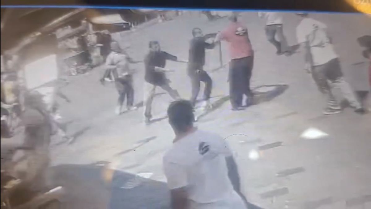 Taksim’de kazmalı kavga: 2 kişi gözaltına alındı
