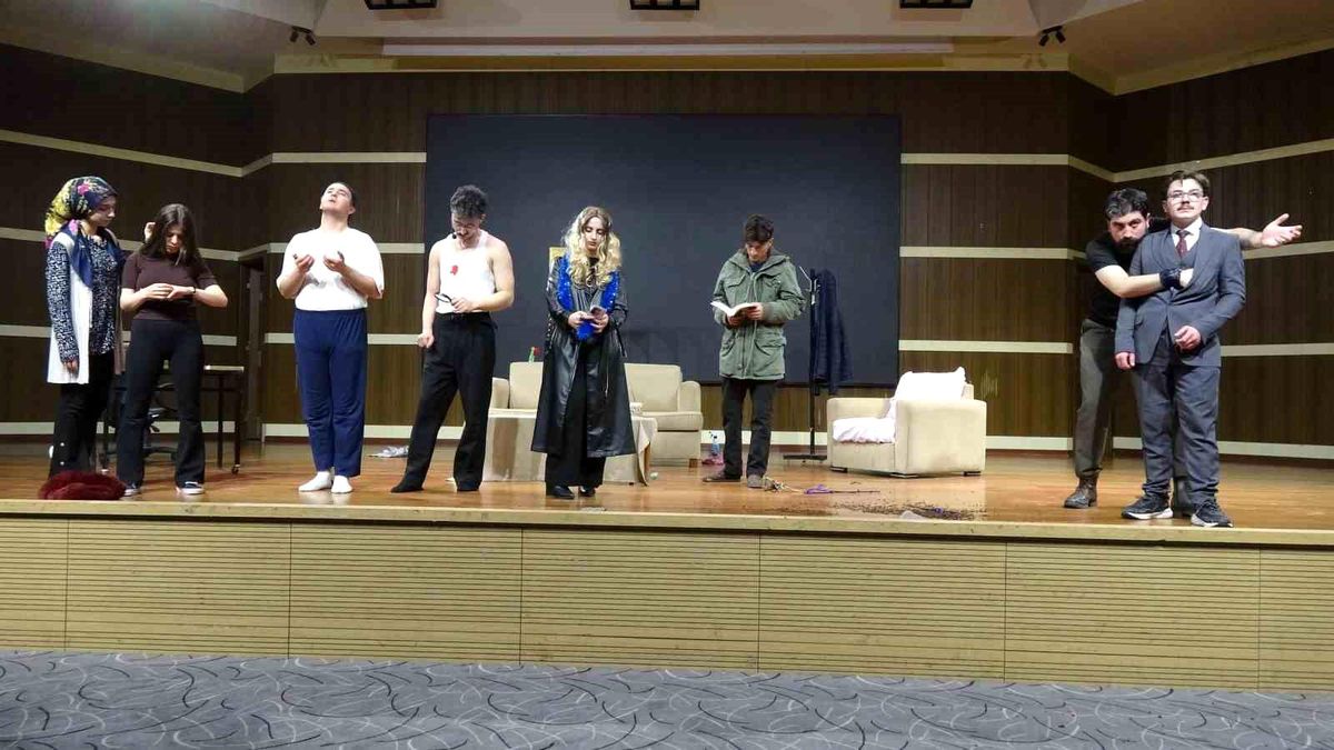 Ziraat Fakültesi’nden ‘Son Hasat’ Tiyatrosu