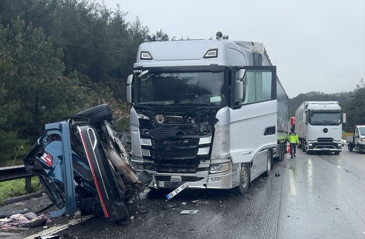 Mersin’de Zincirleme Trafik Kazası: 1 Ölü, 5 Yaralı