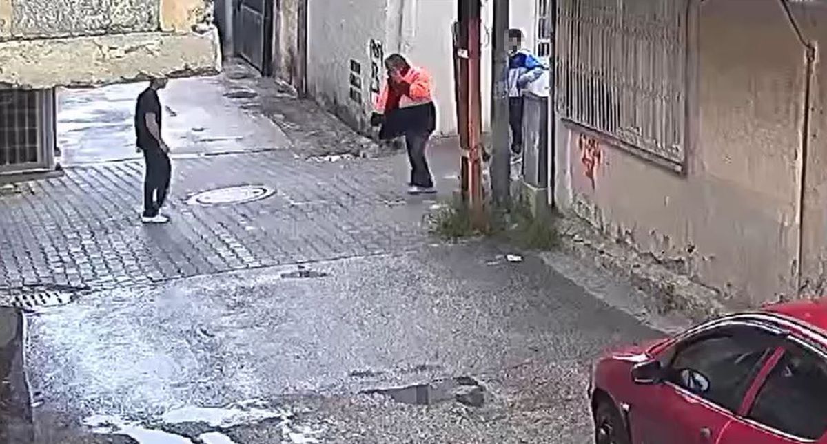 Tartıştığı çocuklar tarafından darbedildi