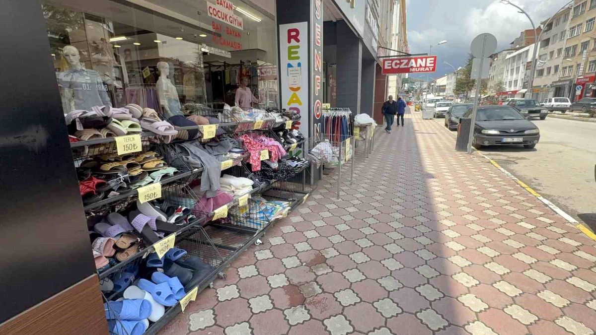 Turhal’da Esnaf Kepenk Açtı