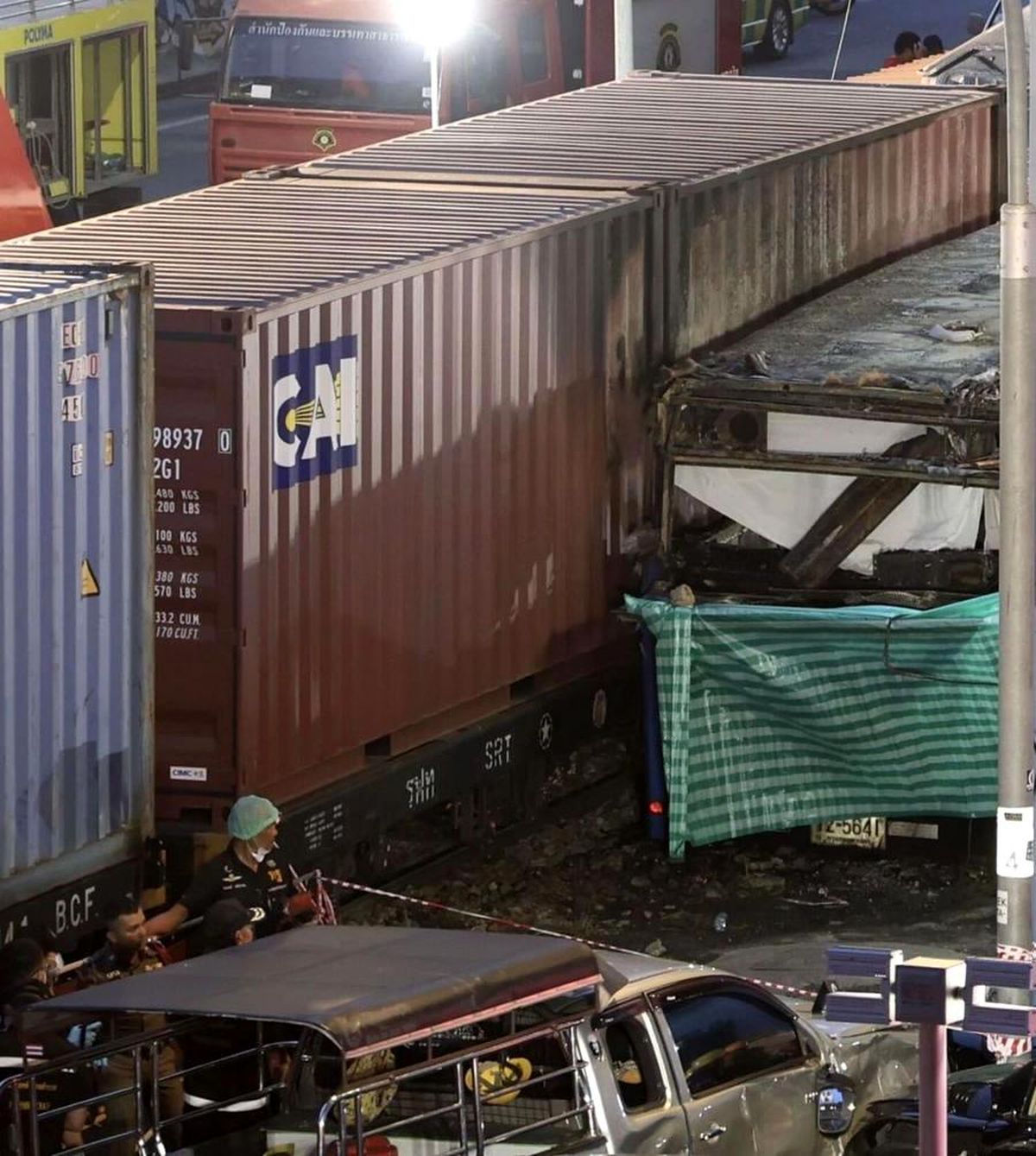 Bangkok’ta Otobüs-Tren Kazası: 8 Ölü