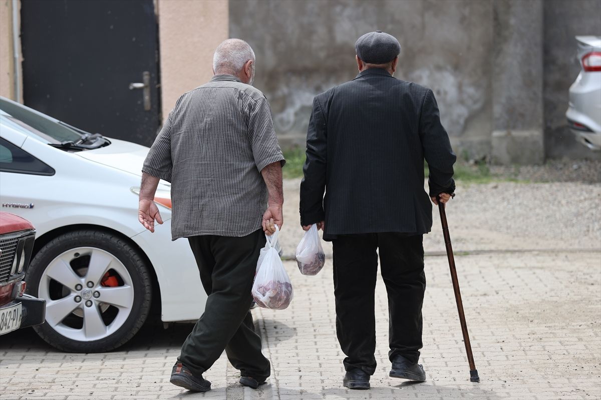 TDV Marneuli’de Kurban Eti Dağıttı