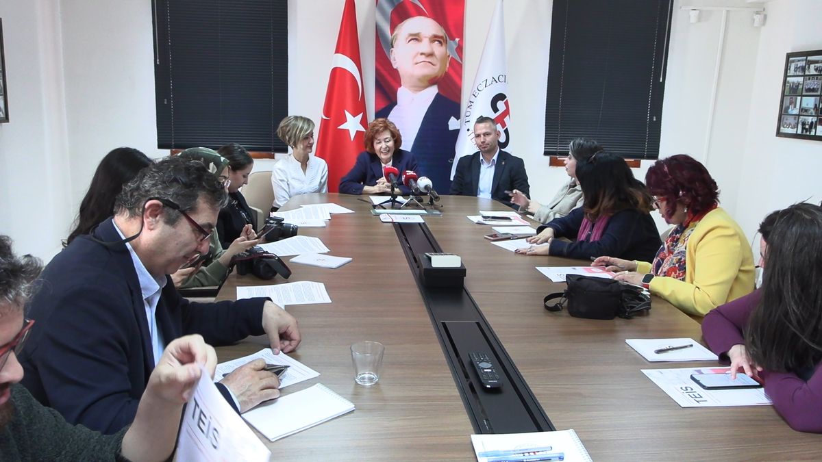 İnternetten İlaç Satışı Tehlikesi