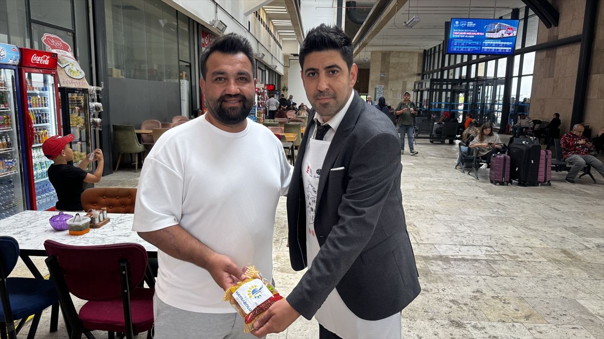Tekirdağ’da tatilcilere coğrafi işaretli tatlı ikramı