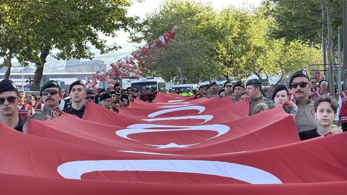 Tekirdağ’da Coşkulu Gençlik Yürüyüşü