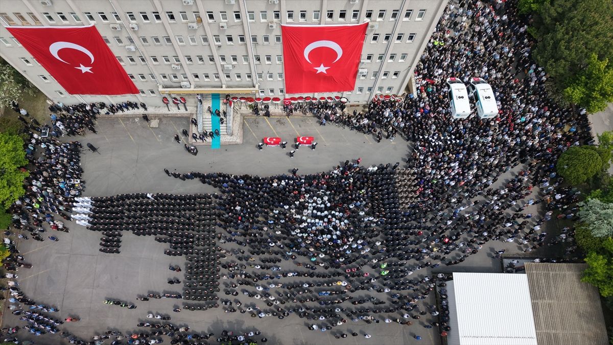 Çorlu’da şehit polisler son yolculuğuna uğurlandı