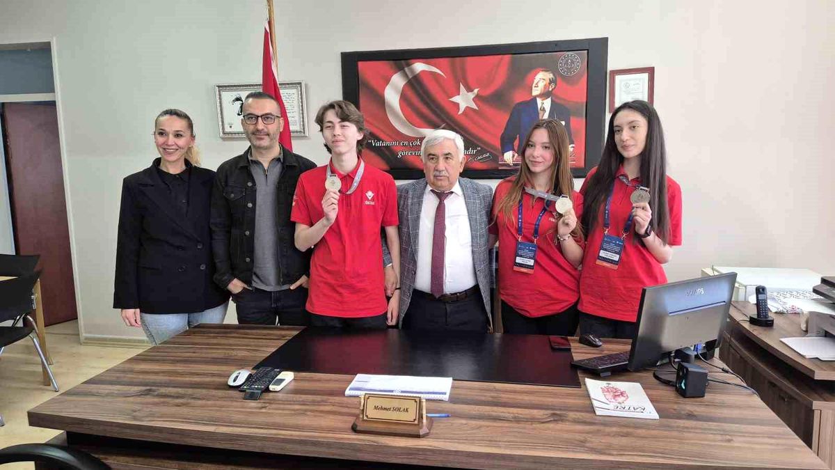 Tekirdağlı öğrencilerden büyük başarı: Türkiye ikincisi oldular