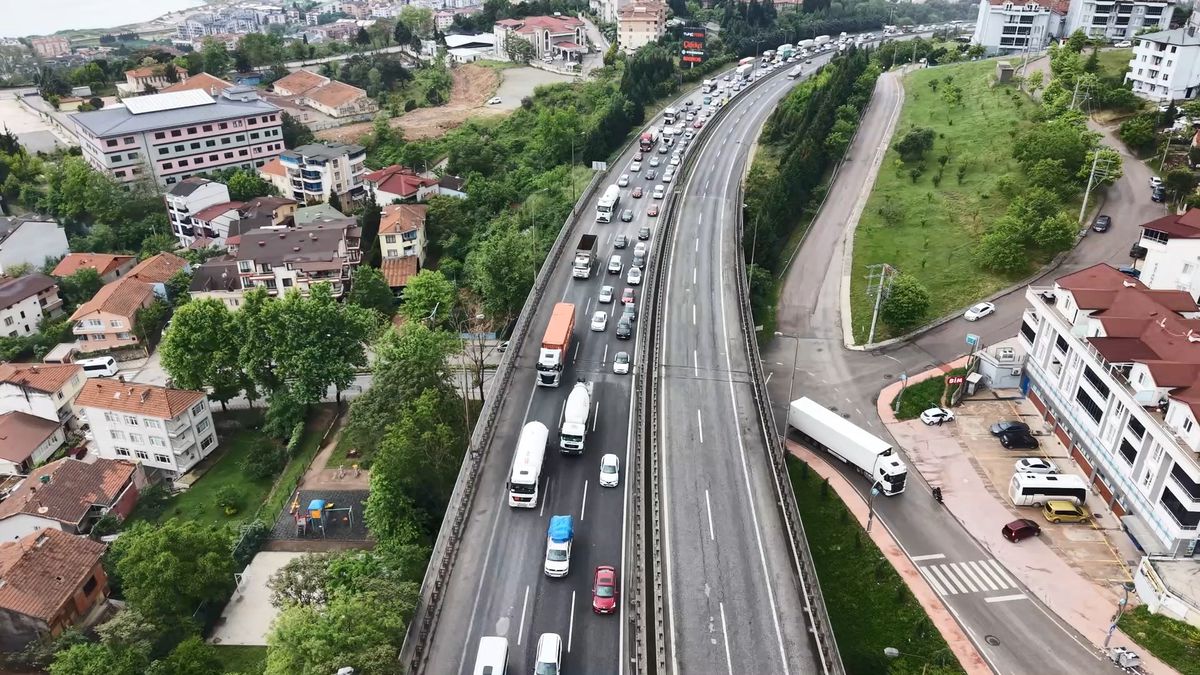 TEM Otoyolu’nda Bayram Yoğunluğu