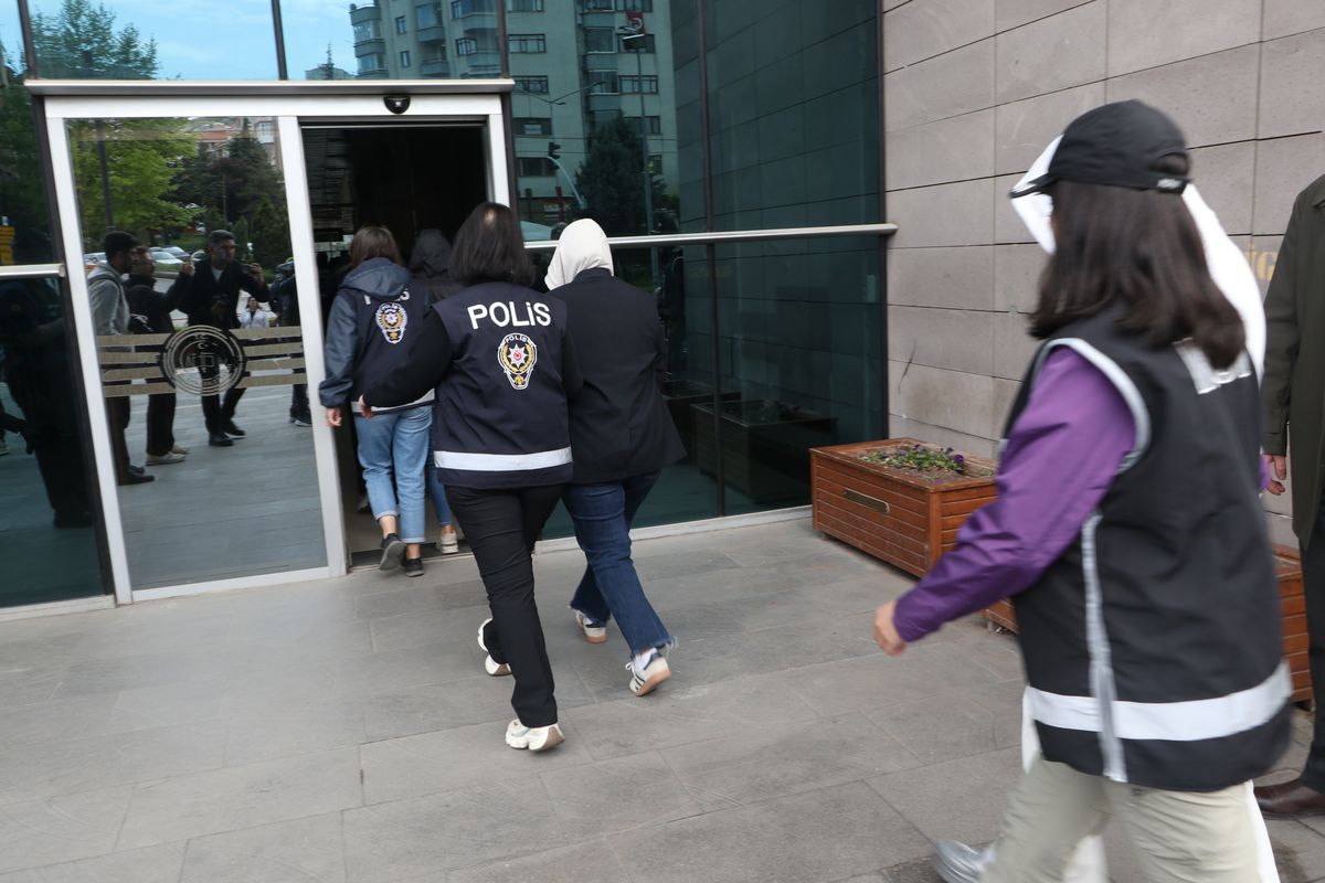 Eskişehir’de Yolsuzluk Operasyonu: 25 Gözaltı