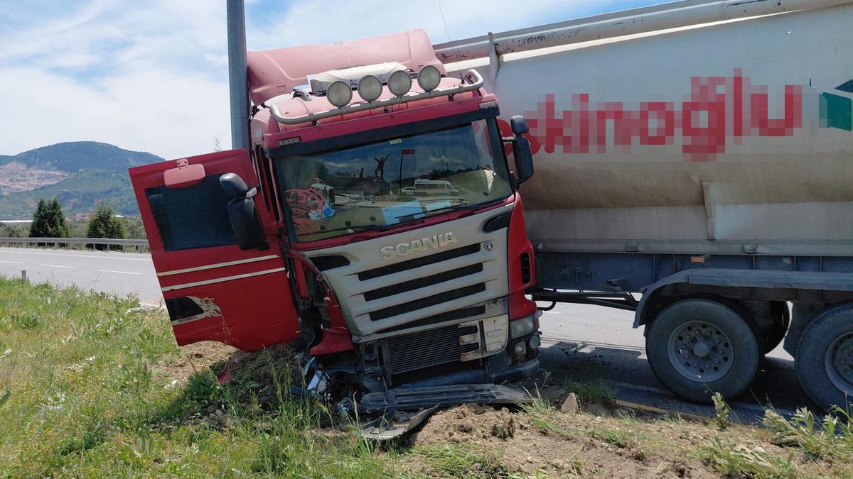 Kırkağaç’ta TIR, Elektrikli Bisiklete Çarptı: 1 Ölü, 4 Yaralı