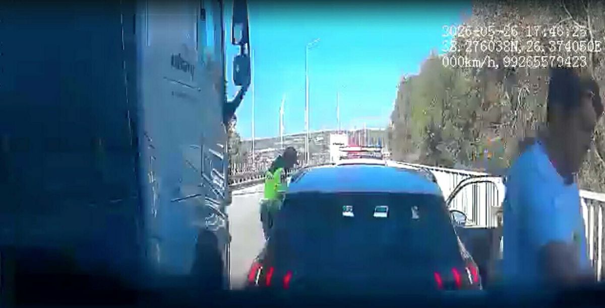 Çeşme’de TIR, Uzman Çavuş’a Çarptı