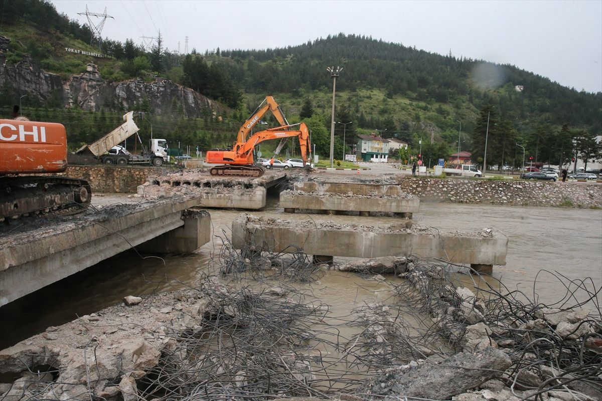 ÇEDAŞ Köprüsü Yıkılıyor
