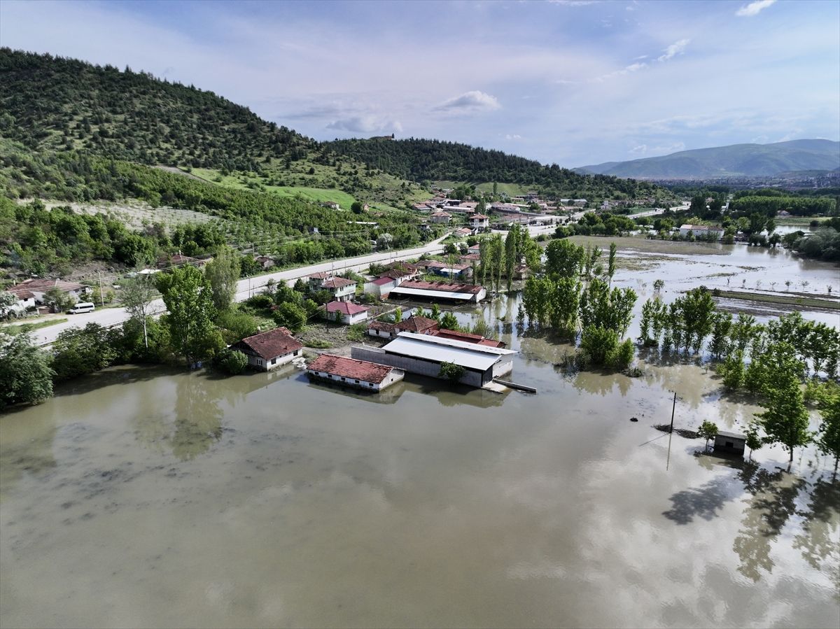 Tokat’ta taşkın nedeniyle tarım arazileri sular altında kaldı